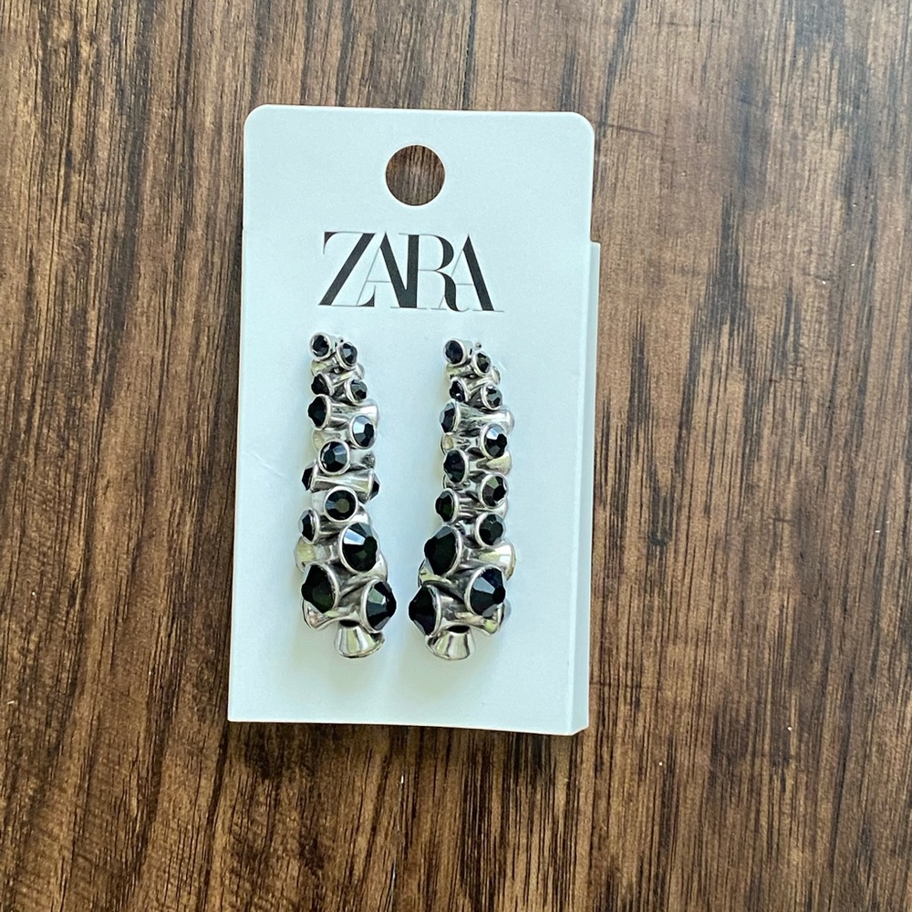 Zara black glass earring